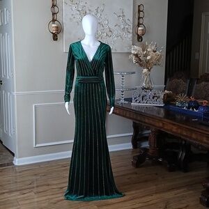 Windsor Elegant Emerald Green Beaded  V-Neck Long Sleeve Evening Gown. Size S